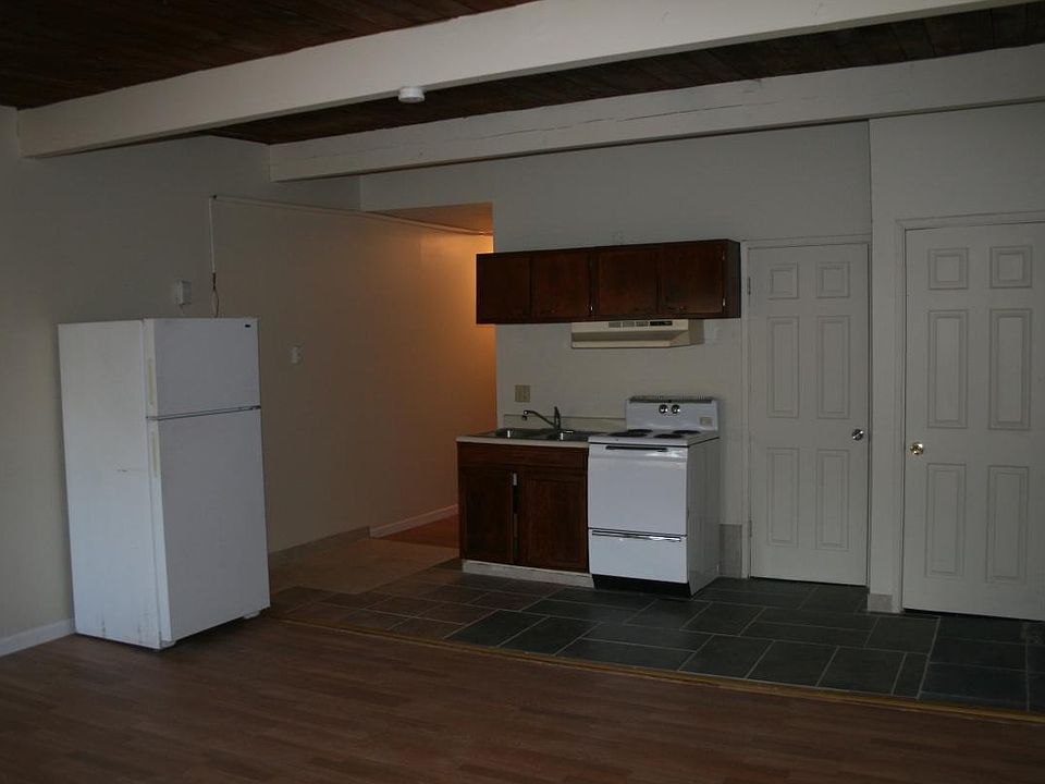 Living Area / Kitchen
