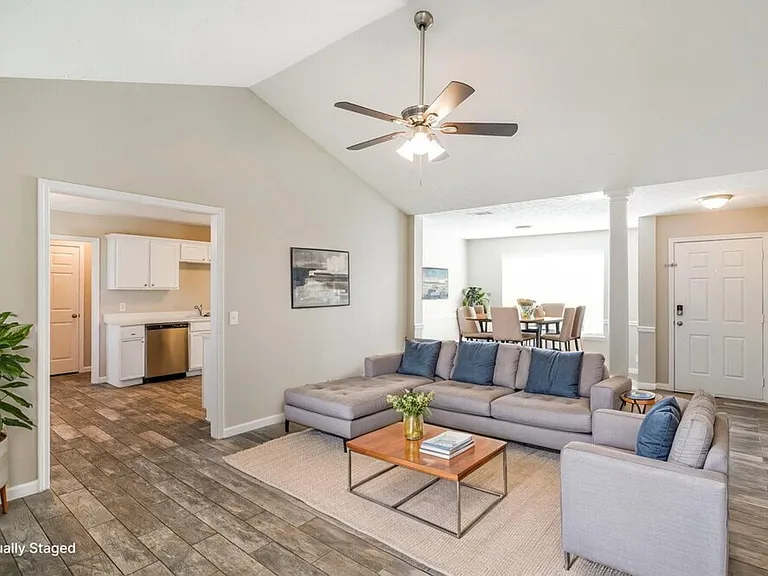 1312 S Hampton Ct — Photo 3