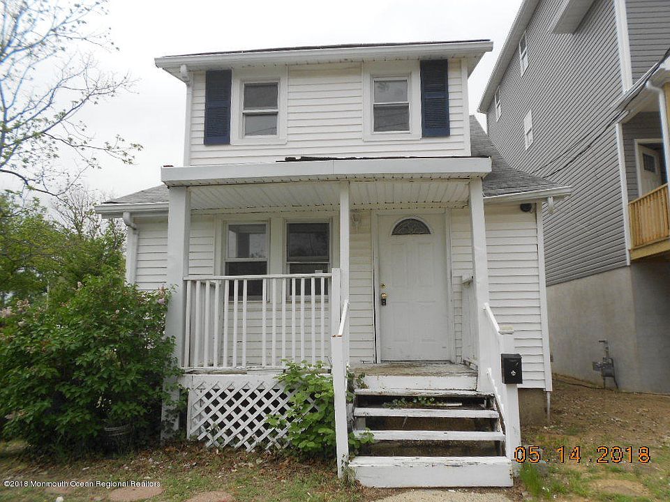1st image of 102 Brainard Ave