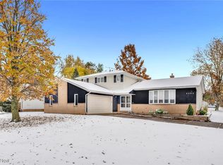 4560 Queen Mary Dr, South Euclid, OH 44121