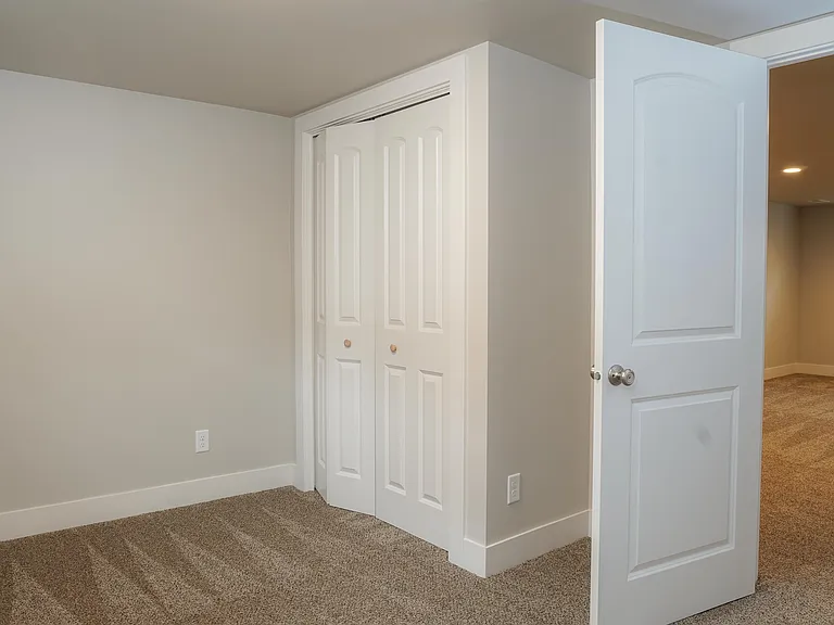 1528 Clark Ave — Photo 12