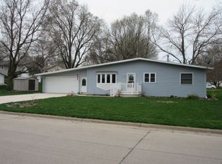 527 Brook St, Monticello, IA 52310