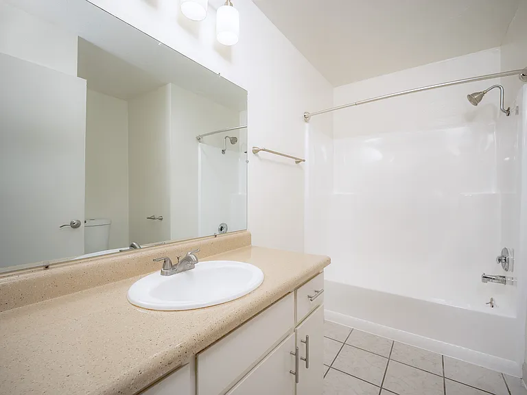Oliva #37 bath