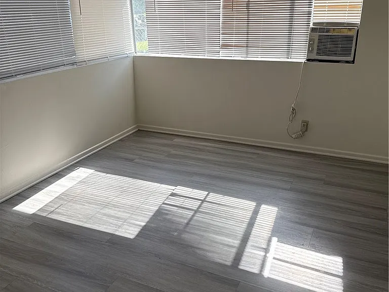 41611 Marine Dr — Photo 24