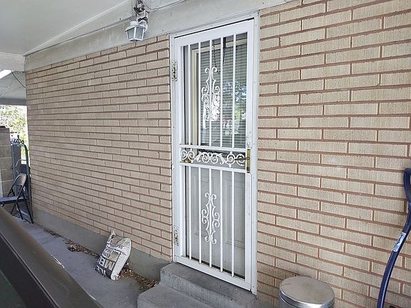 Entrance carport to kitchen 