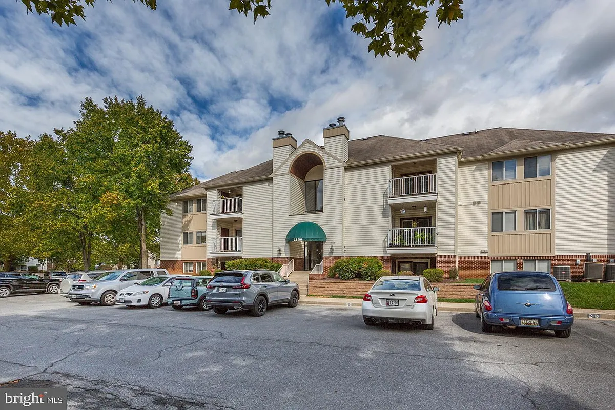 Building Photo - 2106 Whitehall Rd #2D