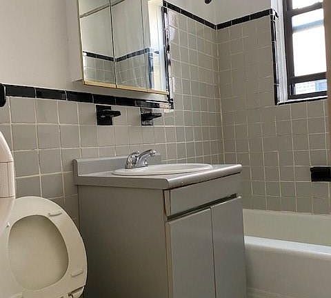 2nd image of 2260 Burnett St APT 5G