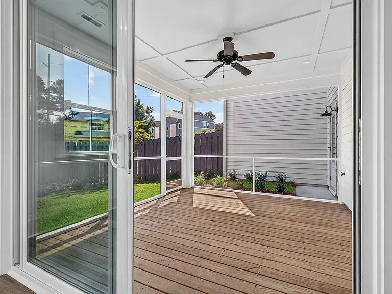 405 Oak Hammock Ct — Photo 26