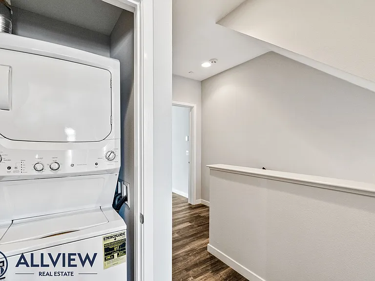 149 Mercer Way — Photo 30