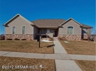 2301 Crimson Ridge Cir NW, Rochester, MN 55901