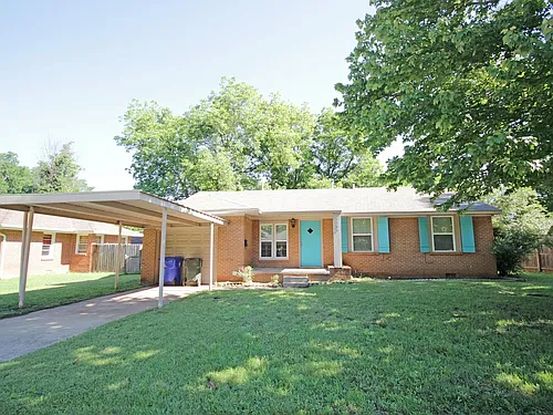 1205 W Brooks St Photo 1