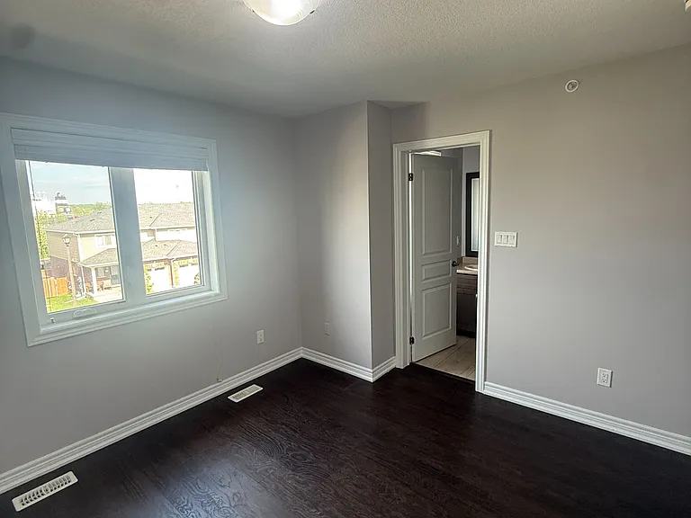 53 Oliver Ln — Photo 32