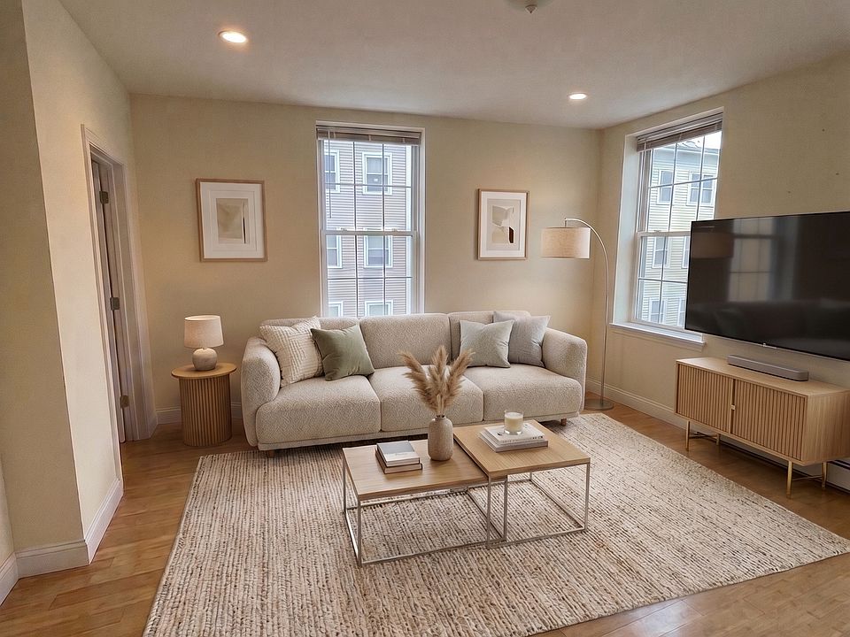 1st image of 212 Maverick St APT 5