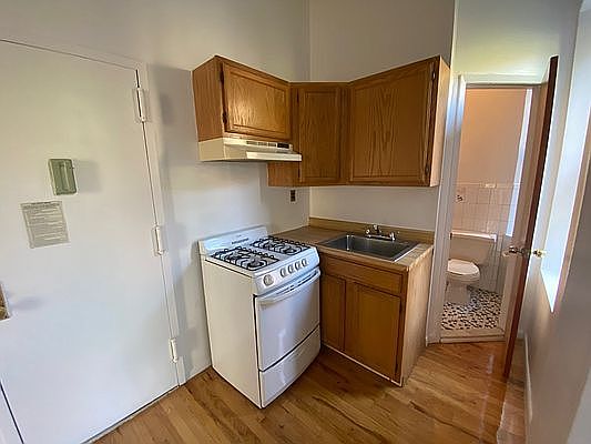 5th image of 79 Sullivan St #2C