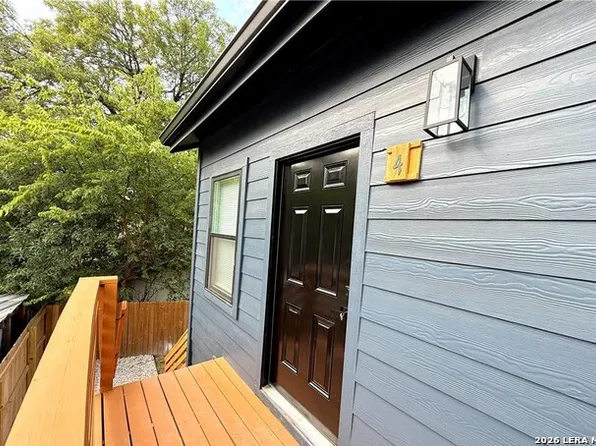 2204 W San Antonio St Unit 4, New Braunfels, TX 78130