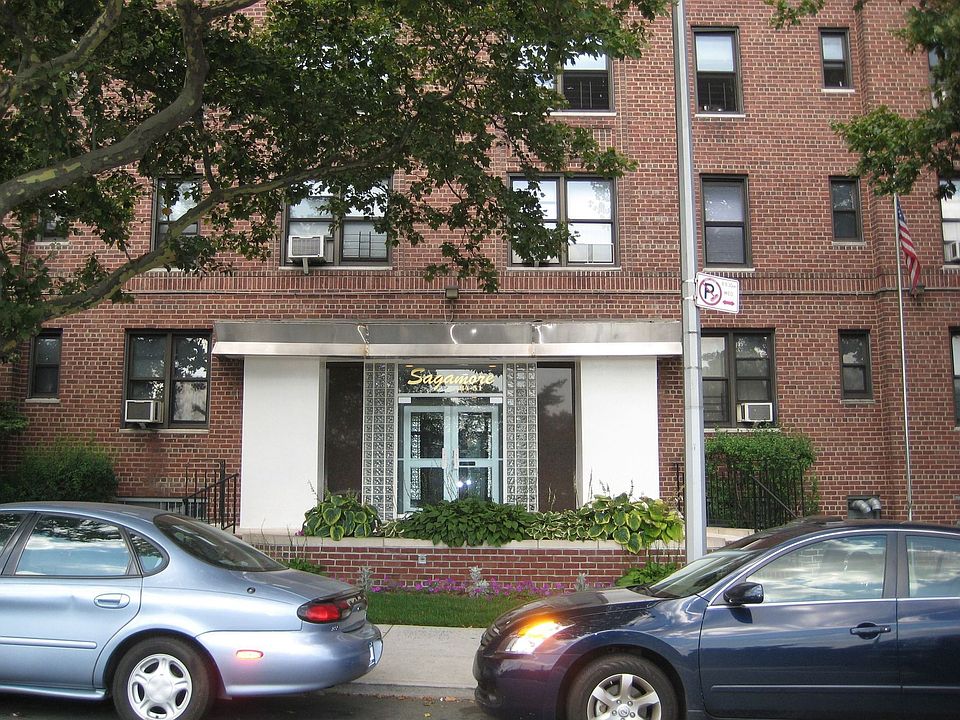 Exterior Next to Chase Bank