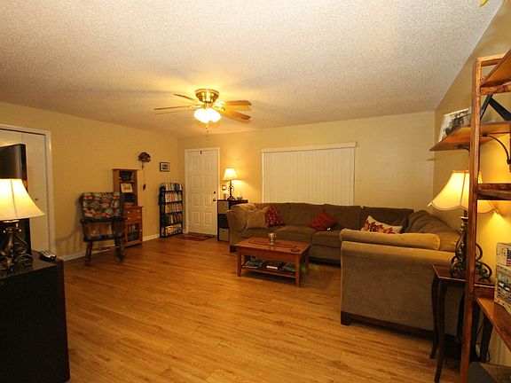 Open Floor Plan featuring Vinyl Flooring