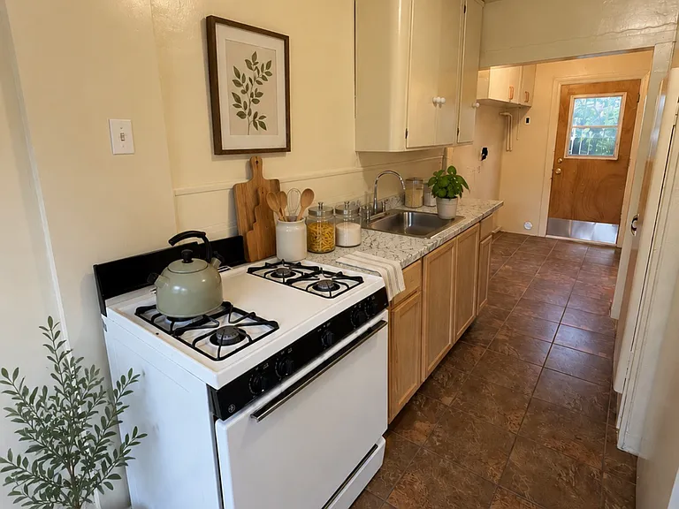 65 N Parkwood Ave — Photo 9