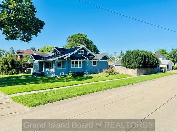 3rd image of 2206 16th Ave