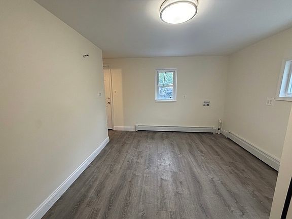 5th image of 728 Ann St #728