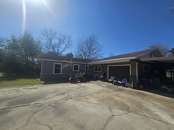 2nd image of 2412 Collins St