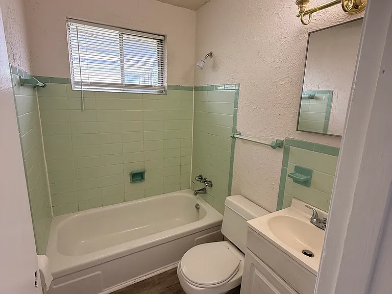25 N Hill St #A — Photo 6