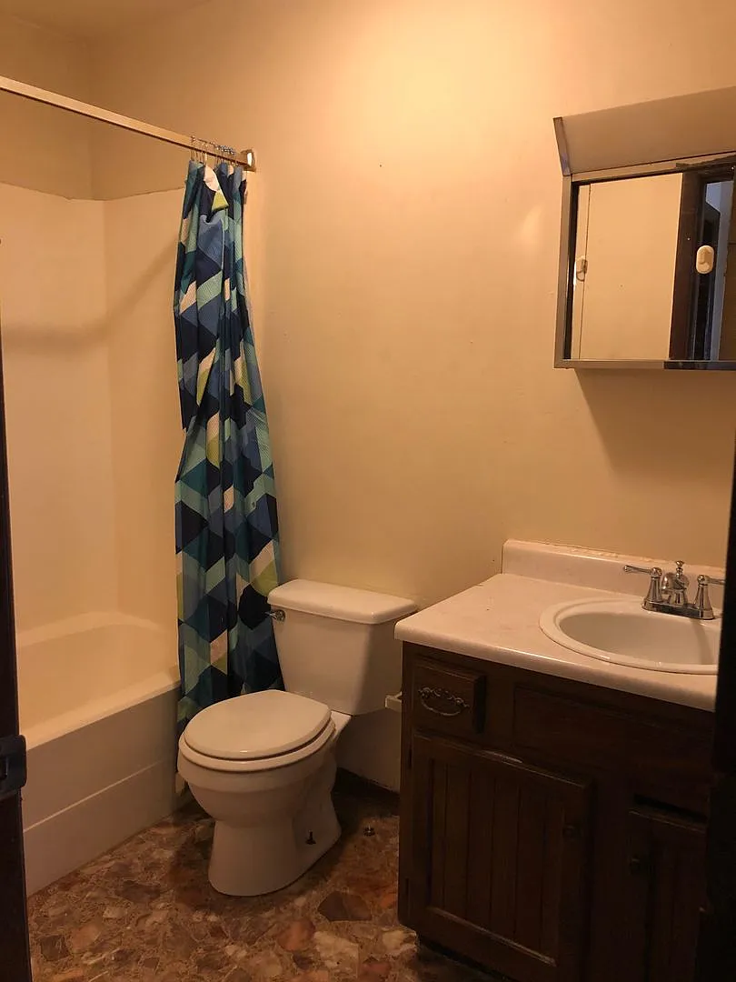 1003 Jackson Ave. — Photo 4