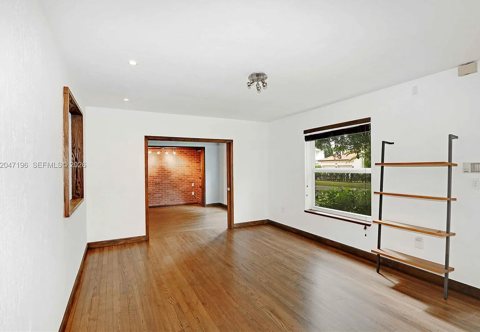 3 bed, 2.0 bath, $6,300 — Photo 3