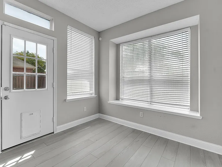 1410 Post Oak Dr — Photo 11