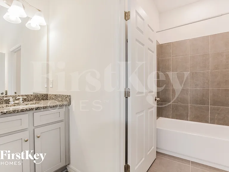 1264 Spokane Point — Photo 13