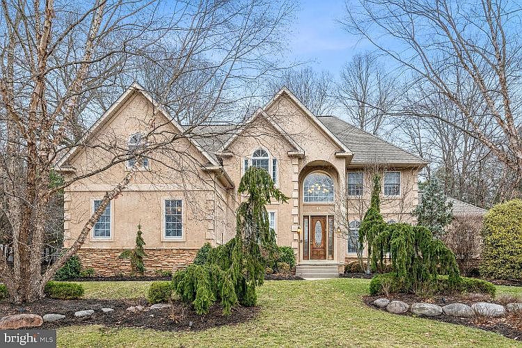 1st image of 48 Manor House Dr
