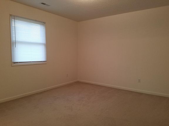 4th image of 20073 Woodline APT 2
