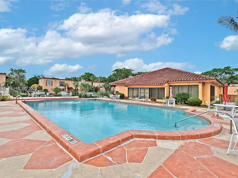 7200 Fairway Dr #H12 — Photo 9