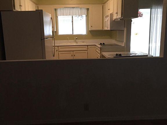 View through to kitchen