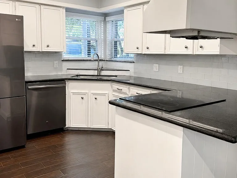 11211 Ash Creek Dr — Photo 8