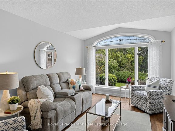 3rd image of 64 Island Bay Dr