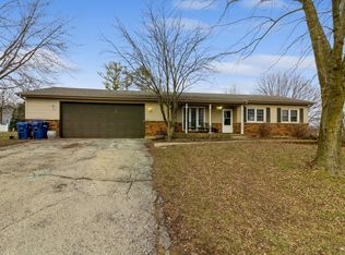 328 E Willow St, Elburn, IL 60119