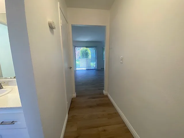Newport Villa — Photo 37