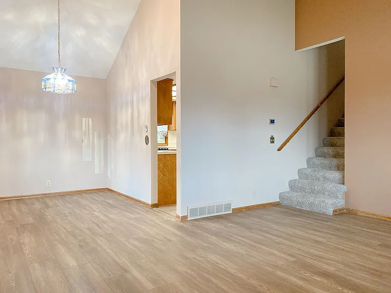 2103 Morrie Dr — Photo 7