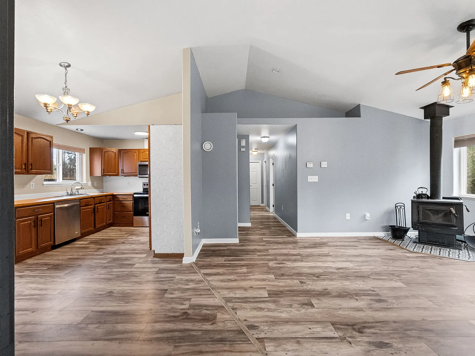 1140 Marsh Laurel Ave - SFH — Photo 2
