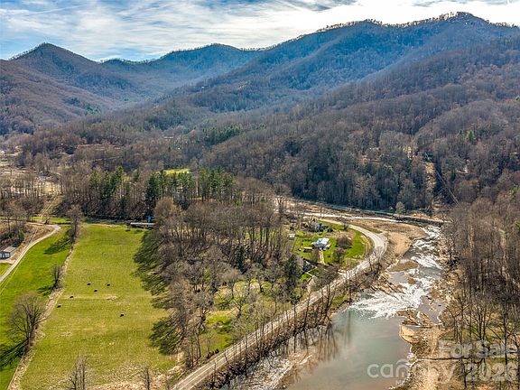 3rd image of 4125 State Highway 197 S