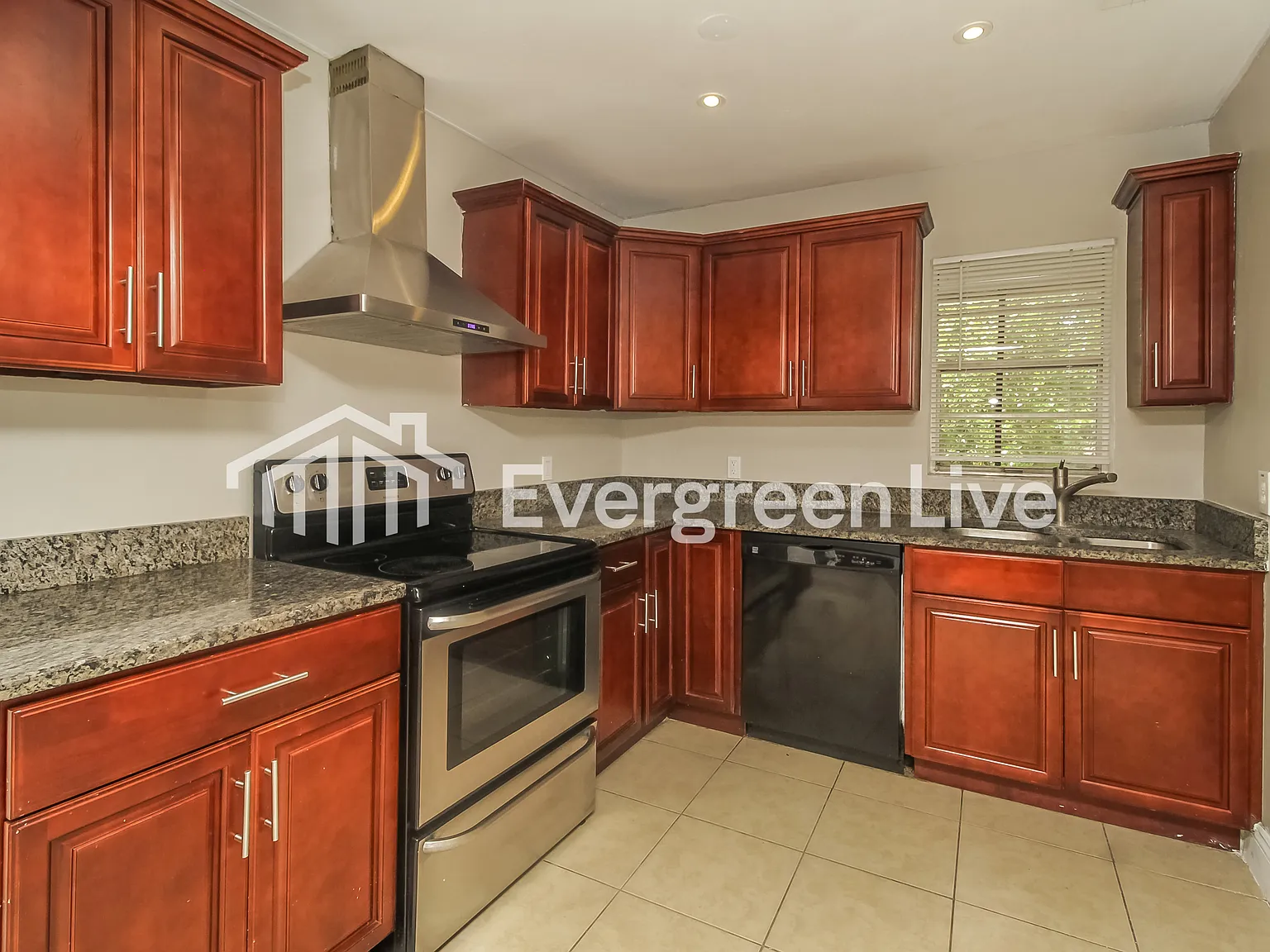 4 bed, 2.0 bath, 1755 sqft, $2,095 — Photo 4