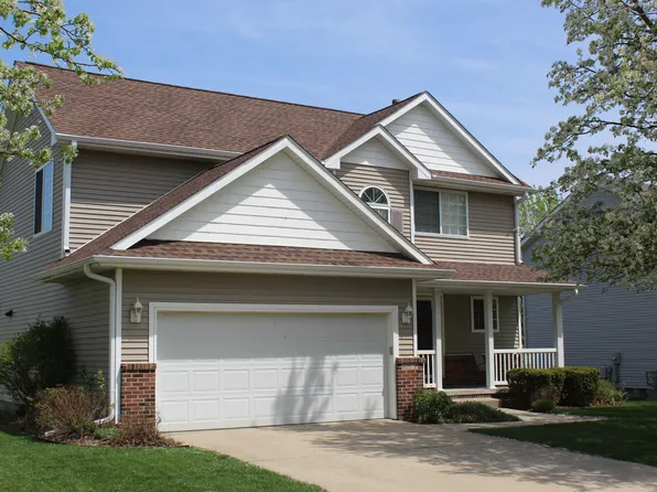9709 Catalina Dr, Johnston, IA 50131