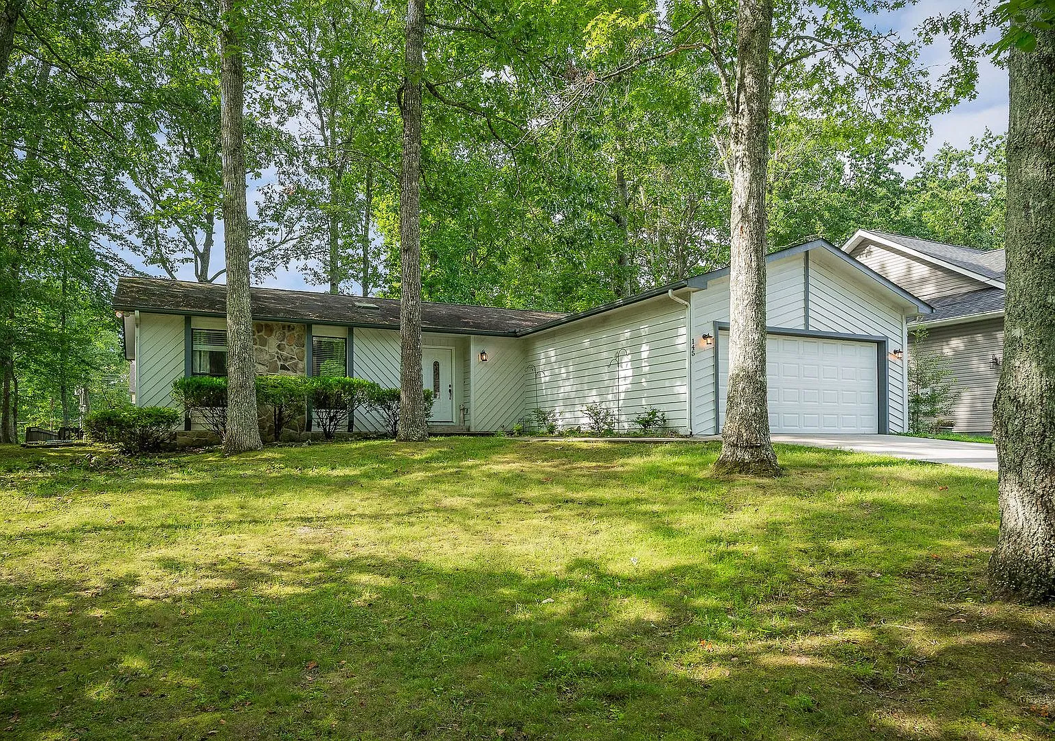 Spacious Rental In Desirable Neighborhood In Fairfield Glade *Unfurnished* — Photo 2