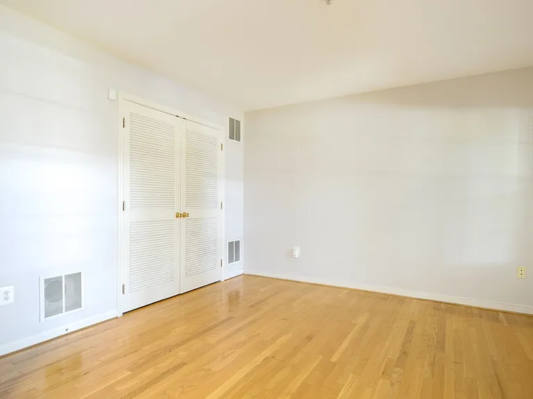 9423 Fields Rd — Photo 45