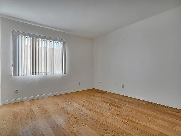 4639 Executive Dr #68 — Photo 8