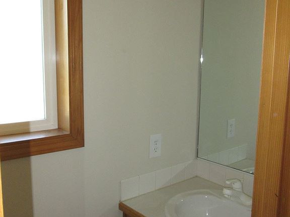 5th image of 1545 SE 71st Ave