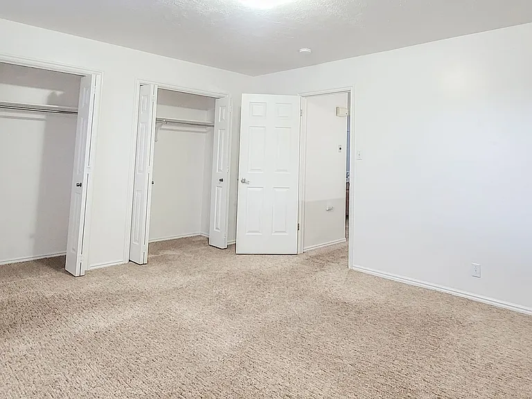 392 W 400 N — Photo 11
