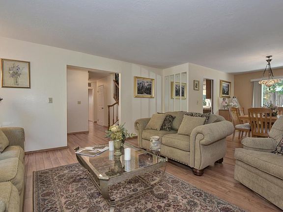 3rd image of 290 Moraga Way