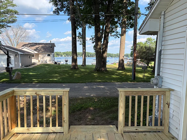872 Clifford Lake Dr — Photo 13